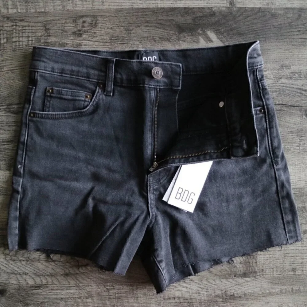 NWT Urban Outfitters BDG Black Shorts Size 26 A Line Denim